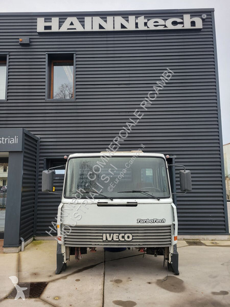 Pezzi di ricambio per mezzi pesanti Iveco...