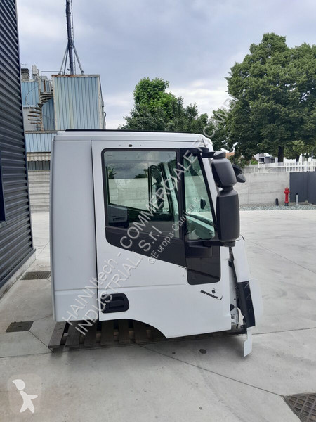 قطع غيار الآليات الثقيلة Iveco STRALIS TRAKKER...
