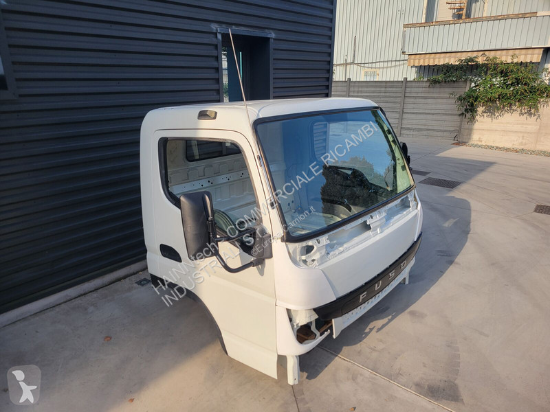 قطع غيار الآليات الثقيلة Mitsubishi Fuso CANTER...