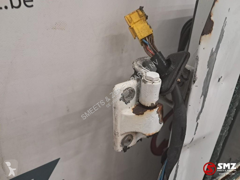 قطع غيار الآليات الثقيلة Iveco Occ deur links...