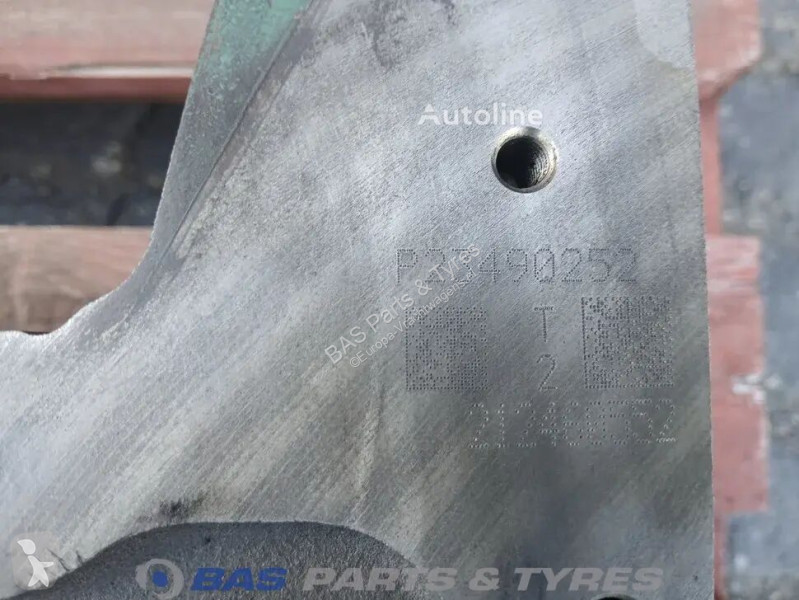 قطع غيار الآليات الثقيلة Volvo Cylinderhead...