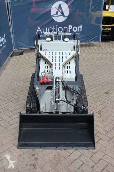 Nakladač  T330XL