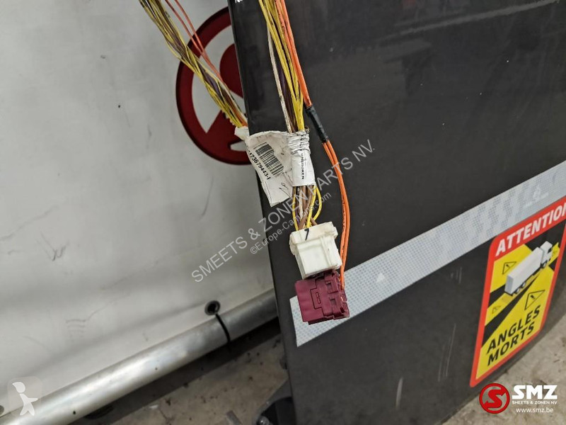 قطع غيار الآليات الثقيلة Renault Occ deur links...