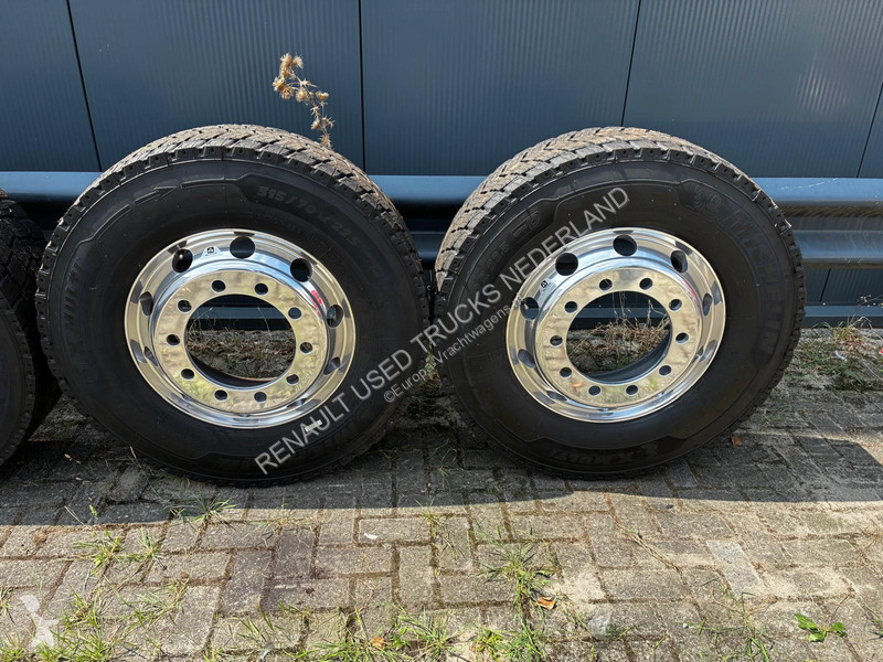 Pièces poids lourds  Alu velgen complete set...
