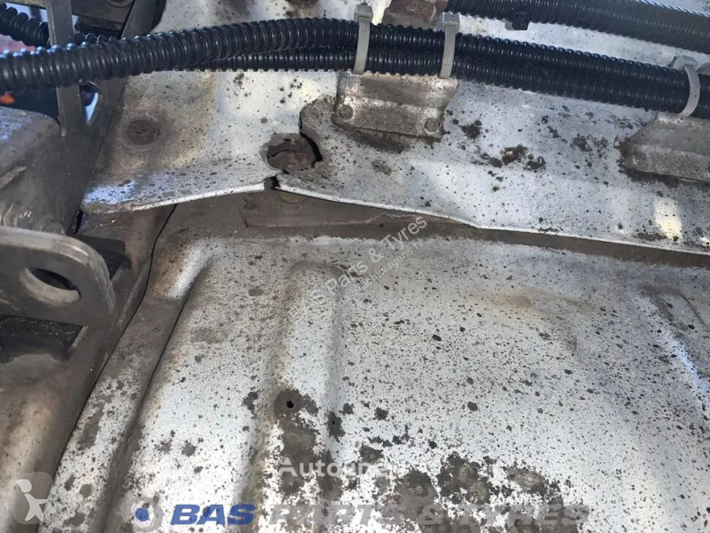 قطع غيار الآليات الثقيلة Mercedes Silencer...