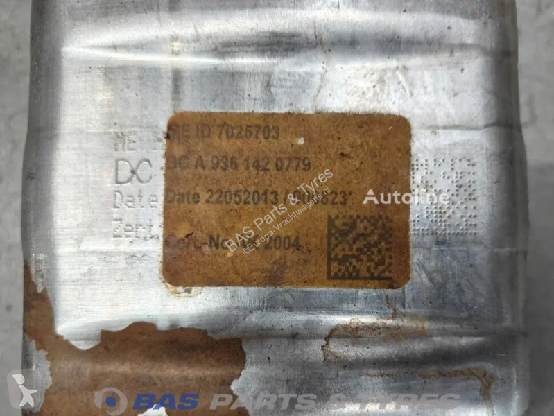 قطع غيار الآليات الثقيلة Mercedes EGR cooler...