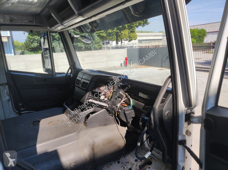 قطع غيار الآليات الثقيلة Iveco STRALIS TRAKKER...