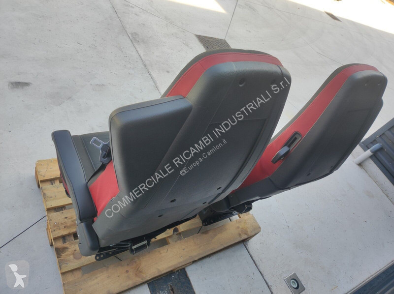 قطع غيار الآليات الثقيلة Volvo driver + passenger