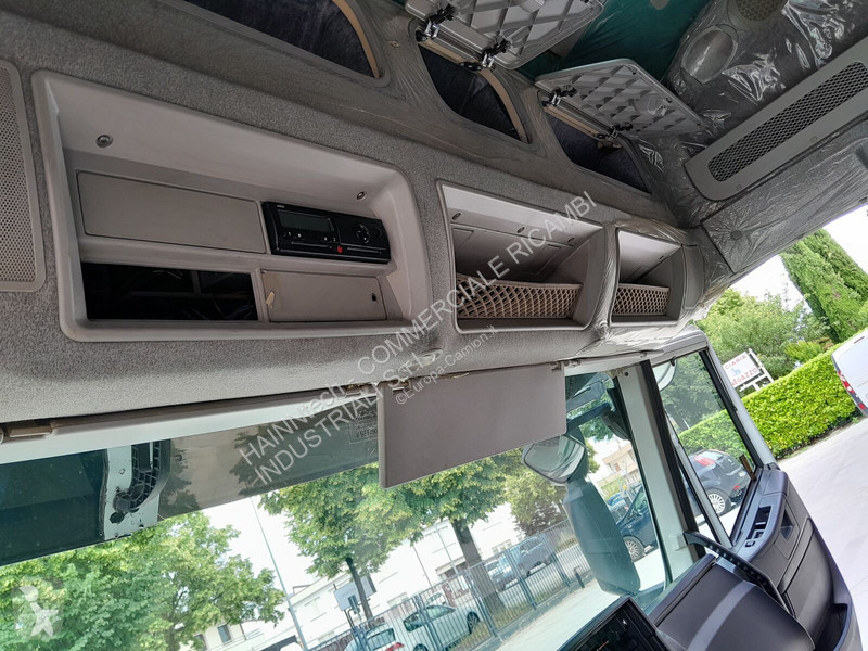 Pièces poids lourds Iveco AT HI-ROAD