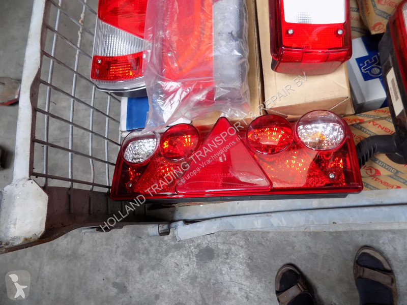 Vrachtwagenonderdelen  HELLA VERLICHTING truck...