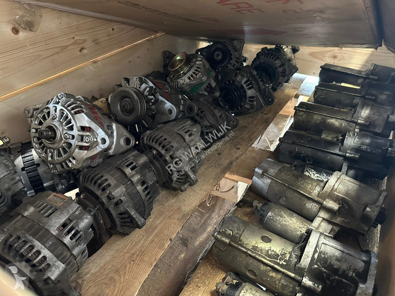 قطع غيار الآليات الثقيلة Mitsubishi Fuso,...