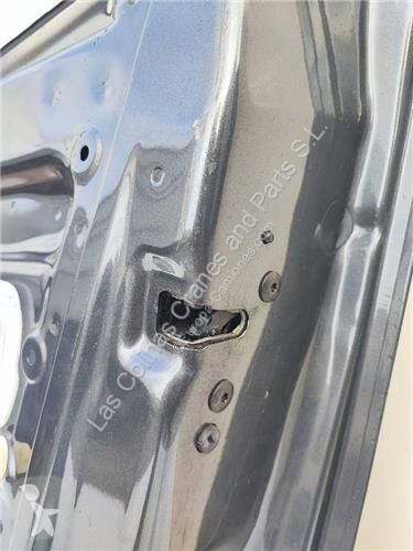 قطع غيار الآليات الثقيلة Peugeot Porte 9004Z6...