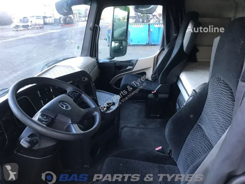 قطع غيار الآليات الثقيلة Mercedes