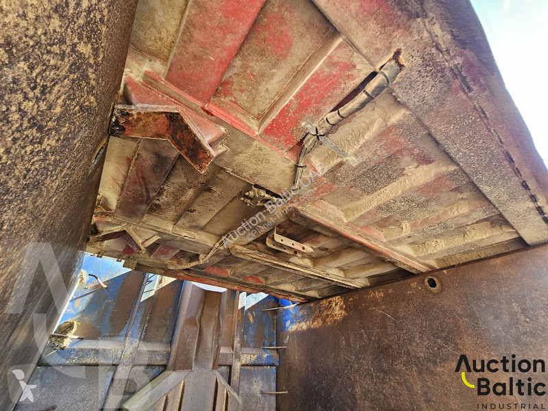Запчасти для грузовика  truck cargo part with...