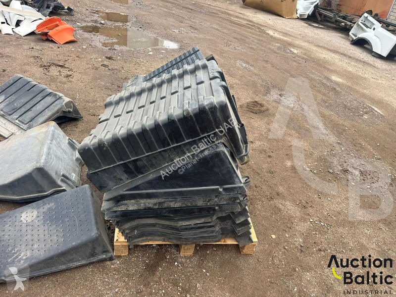 قطع غيار الآليات الثقيلة Scania Truck battery...