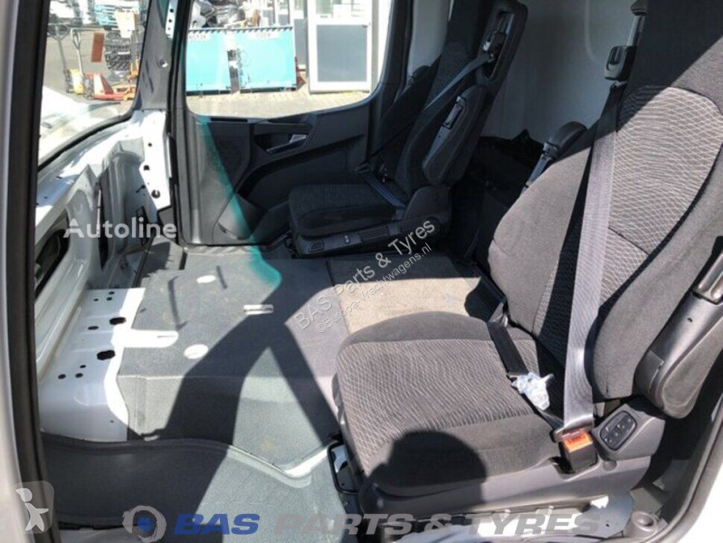 قطع غيار الآليات الثقيلة Mercedes