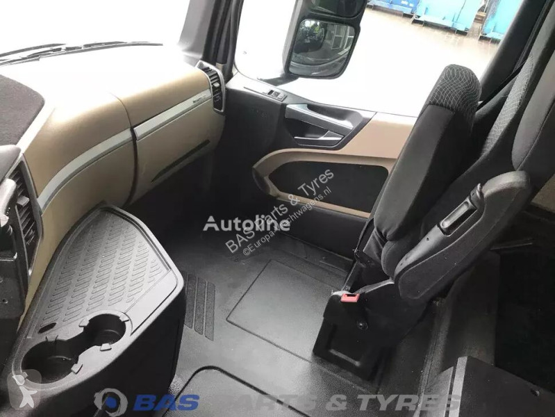 قطع غيار الآليات الثقيلة Mercedes