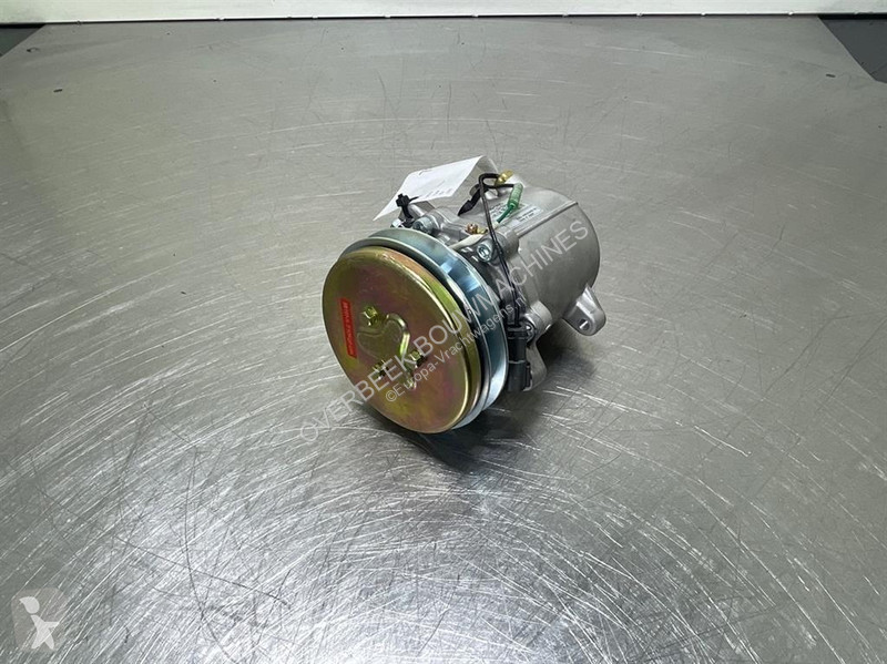 قطع غيار الآليات الثقيلة Yanmar...