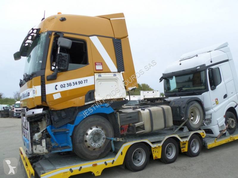 قطع غيار الآليات الثقيلة Renault