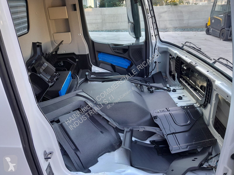 قطع غيار الآليات الثقيلة Mercedes AROCS ACTROS...