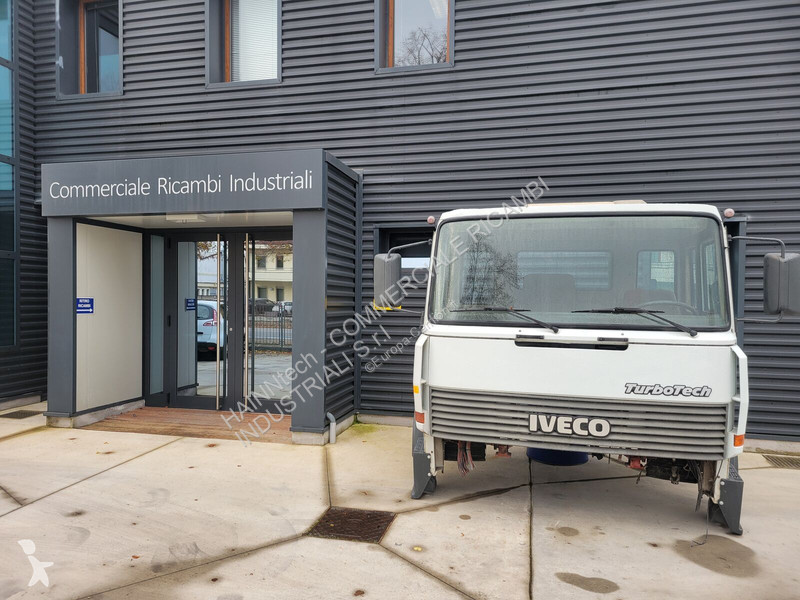 Pezzi di ricambio per mezzi pesanti Iveco...