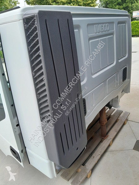 قطع غيار الآليات الثقيلة Iveco STRALIS TRAKKER...