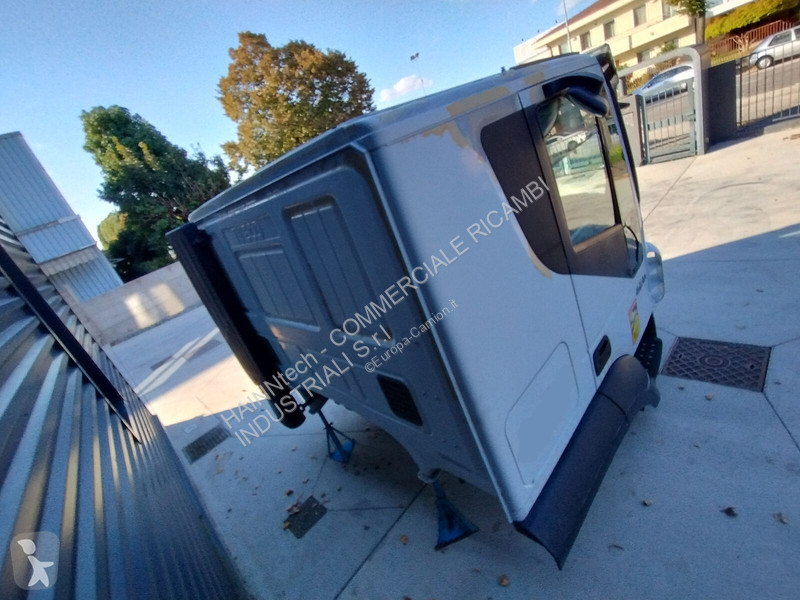 Pezzi di ricambio per mezzi pesanti Iveco...