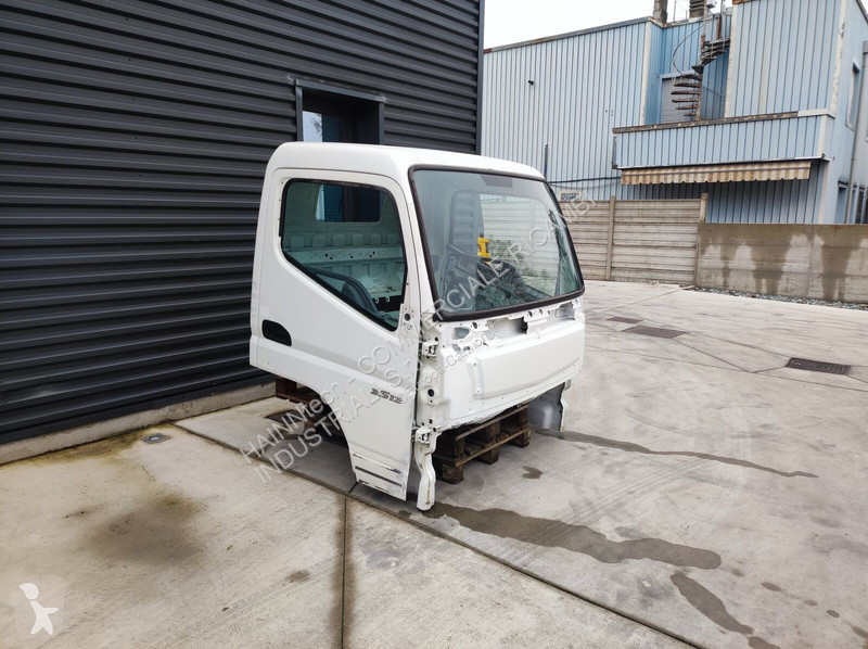 قطع غيار الآليات الثقيلة Mitsubishi Fuso FUSO 