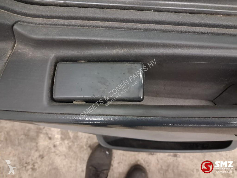 قطع غيار الآليات الثقيلة Renault Occ deur links...