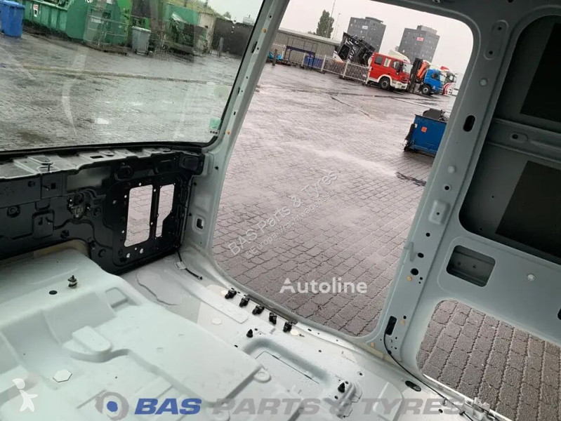 Запчасти для грузовика Renault T-Serie Sleeper...