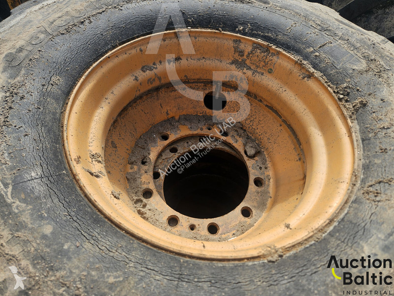 Teherautó-alkatrészek  tyres with rims