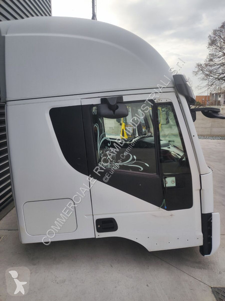 قطع غيار الآليات الثقيلة Iveco STRALIS AS HIWAY...