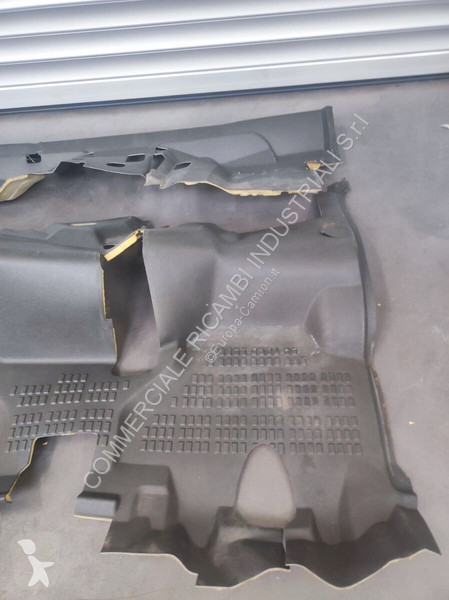 Pezzi di ricambio per mezzi pesanti Renault...