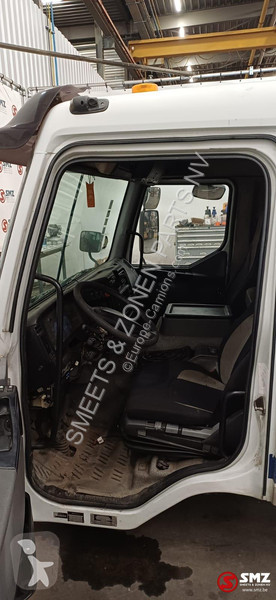 قطع غيار الآليات الثقيلة Renault Occ cabine...