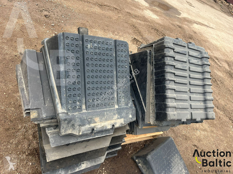 قطع غيار الآليات الثقيلة Scania Truck battery...