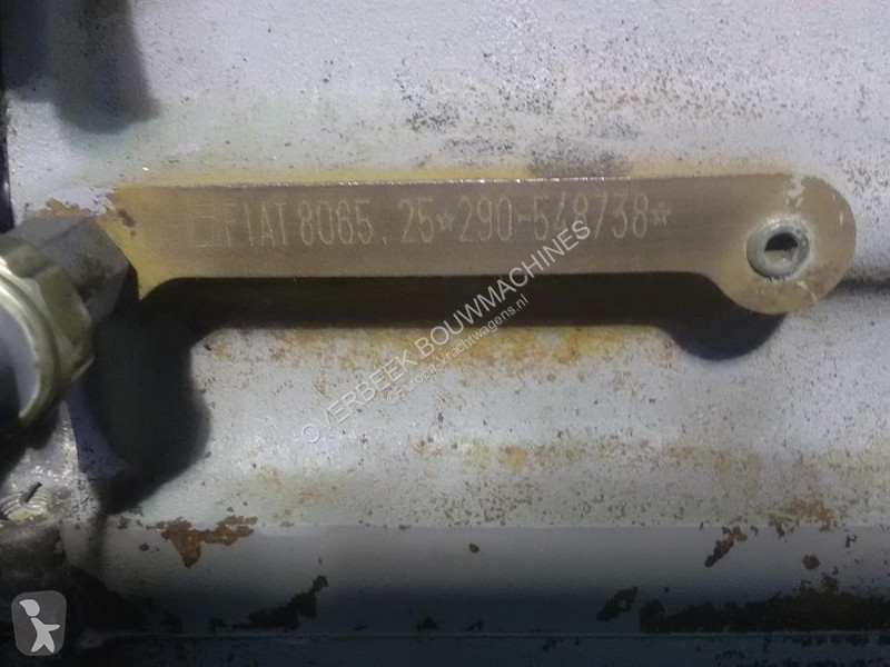 Pezzi di ricambio per mezzi pesanti Hitachi...