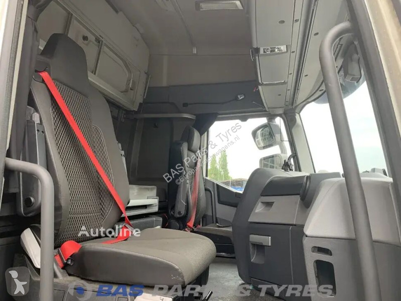 قطع غيار الآليات الثقيلة Renault T-Serie...