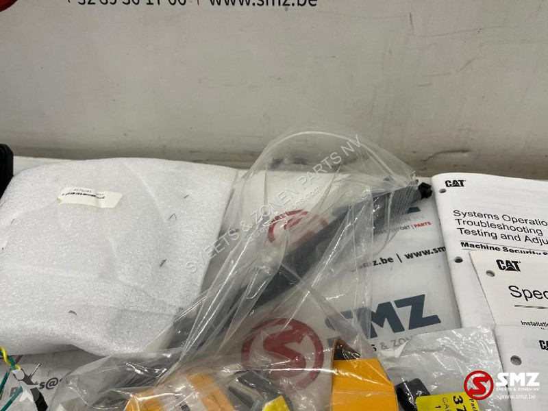 Pezzi di ricambio per mezzi pesanti Caterpillar...