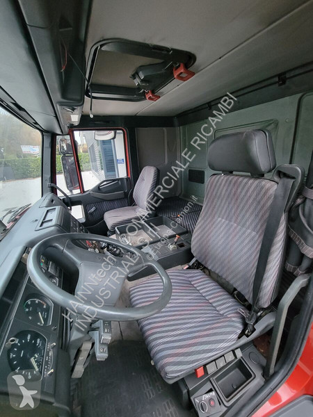 Pezzi di ricambio per mezzi pesanti Iveco...
