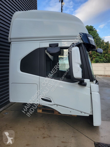 قطع غيار الآليات الثقيلة Iveco EURO 6 2019 ->