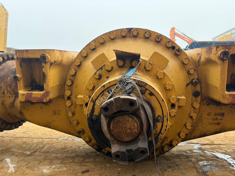 Teherautó-alkatrészek Caterpillar 990 axle