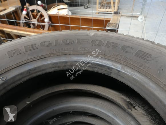 Teherautó-alkatrészek  235/75 R17,5