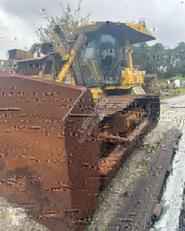 Bulldozer sur chenilles Komatsu