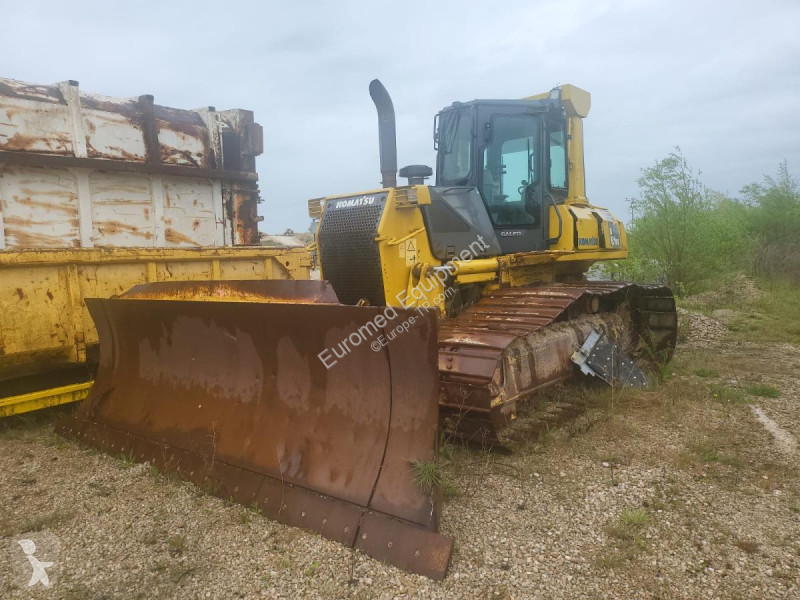 بلدوزر Komatsu