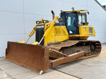 Buldozer na pásech Komatsu