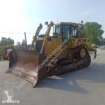 Buldozer na pásech Caterpillar