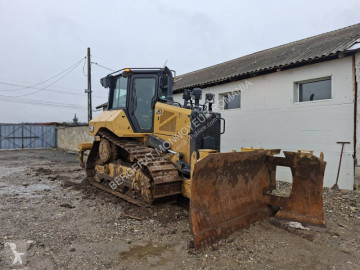 Buldozer na pásech Caterpillar