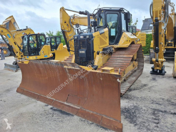 Buldozer na pásech Caterpillar