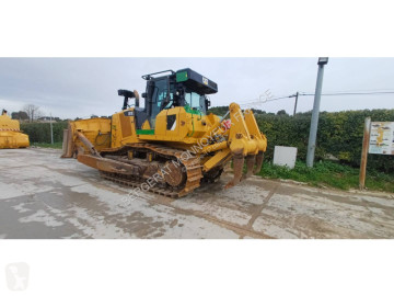 Buldozer na pásech Caterpillar