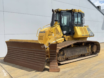 Buldozer na pásech Komatsu